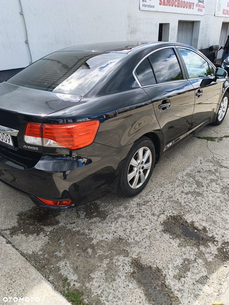 Toyota Avensis - 4