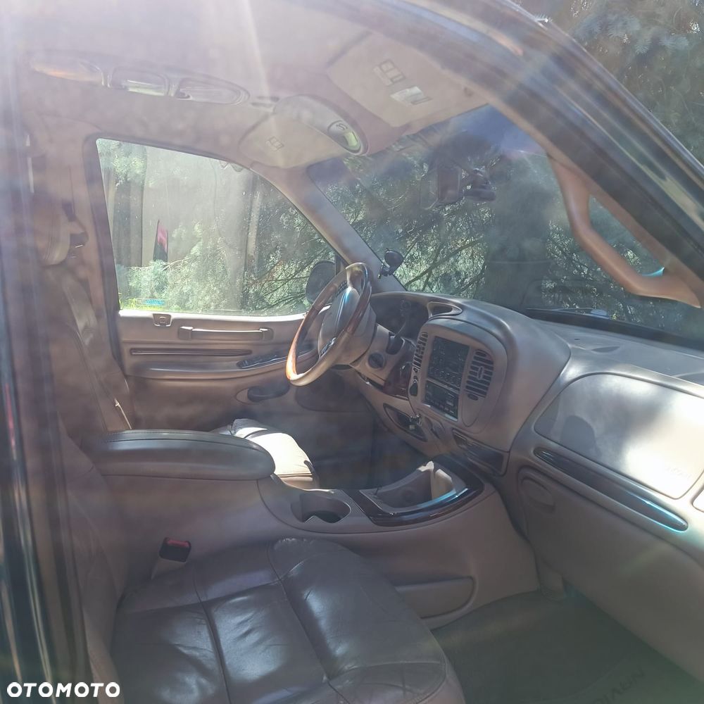Lincoln Navigator - 3