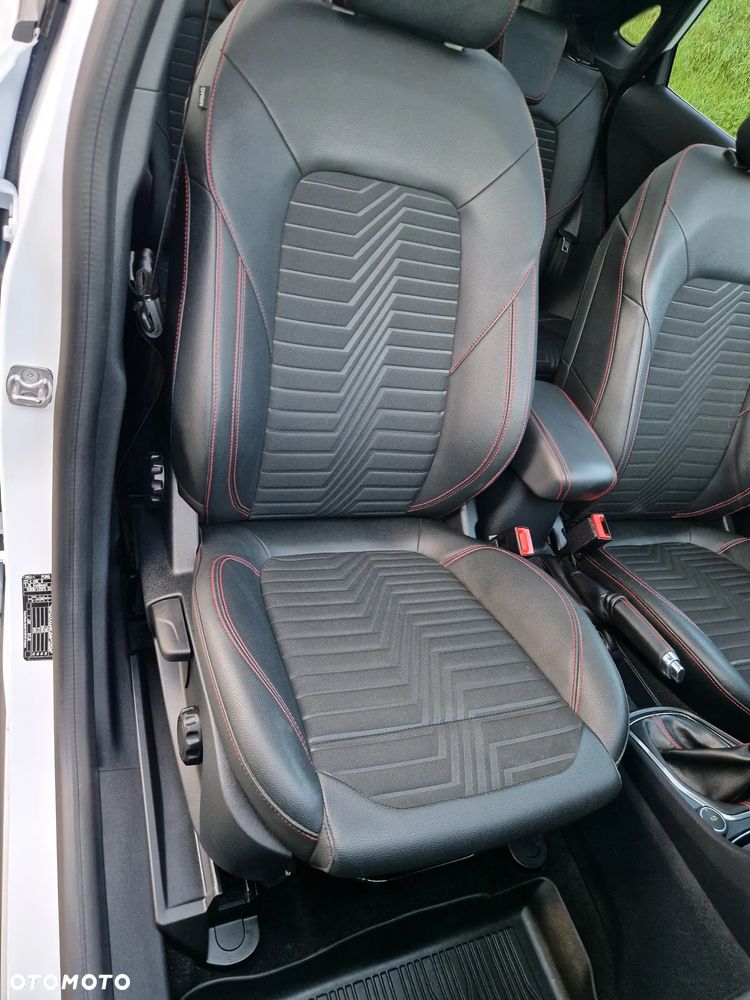 Ford Puma 1.0 EcoBoost Hybrid ST-LINE - 29