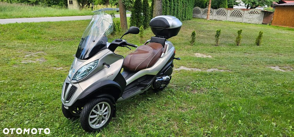Piaggio MP-3 - 10