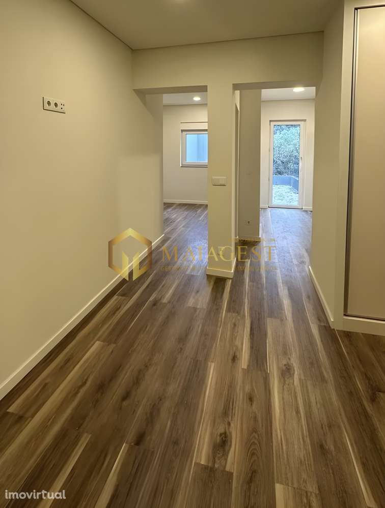 Apartamento T1 remodelado com Jardim Privativo junto ao Metro - Grande imagem: 2/20