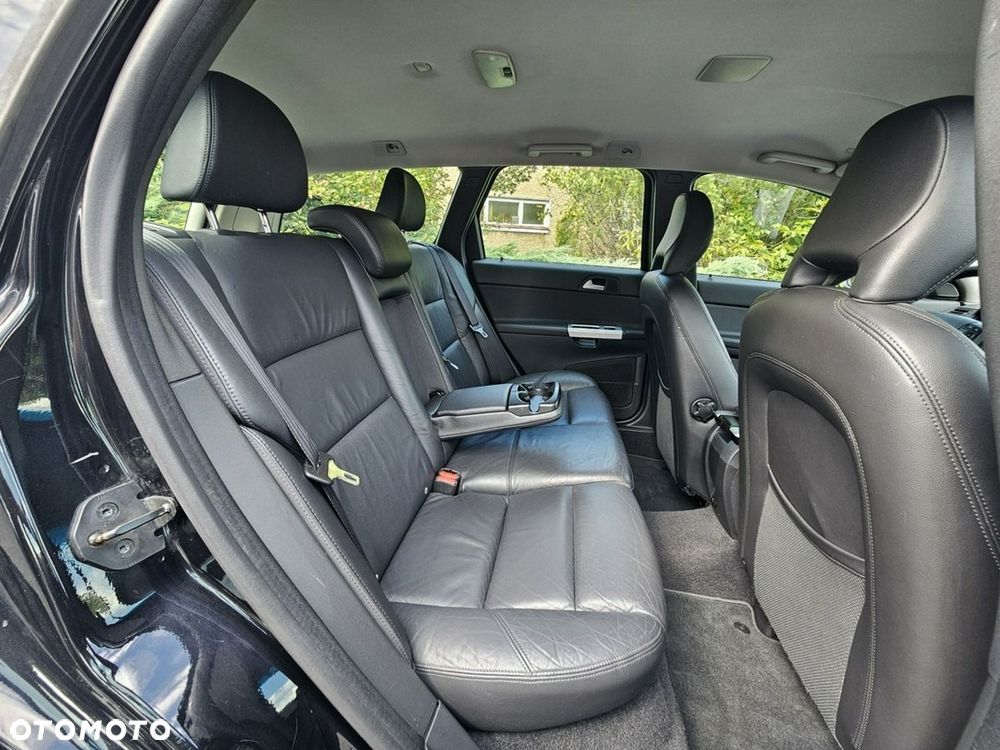 Volvo V50 2.0 Momentum Euro5 - 13