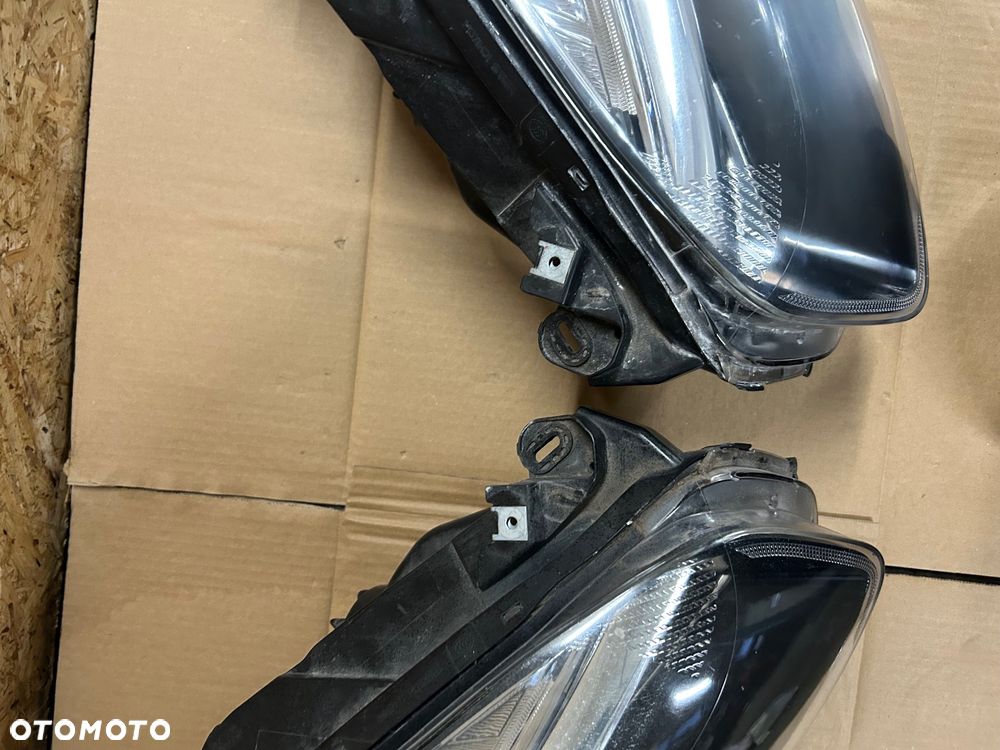 Renault Koleos I lift 2011- lampa lewy przód prawy przód europa soczewka - 6