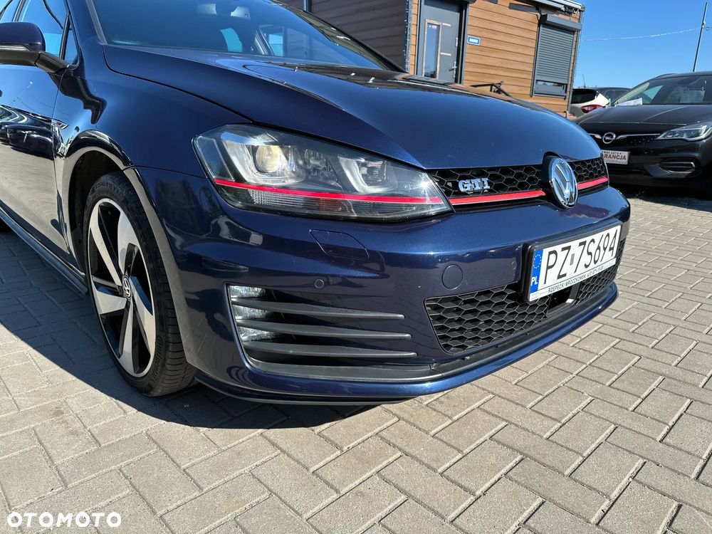 Volkswagen Golf - 38