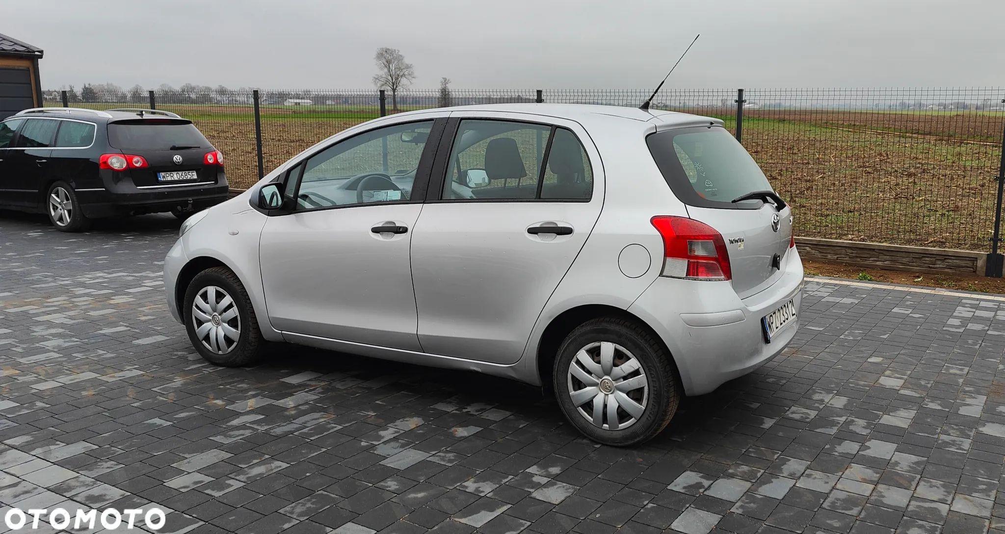 Toyota Yaris 1.0 Active - 1