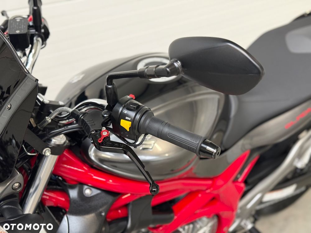 Suzuki Gladius - 25