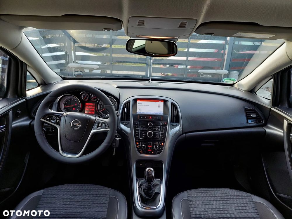 Opel Astra 1.4 Turbo Exklusiv - 27