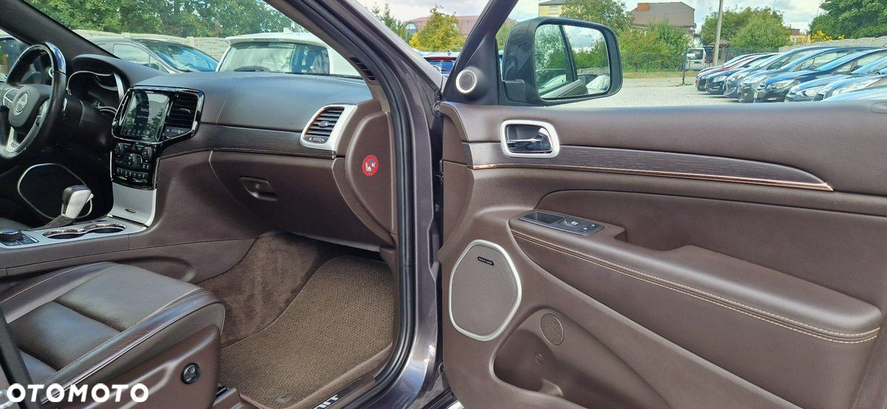 Jeep Grand Cherokee - 25