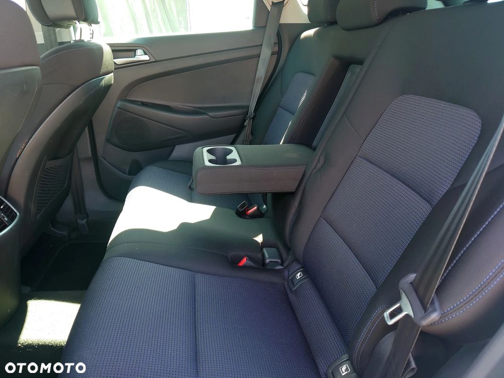 Hyundai Tucson 1.7 CRDI BlueDrive Style 2WD - 10