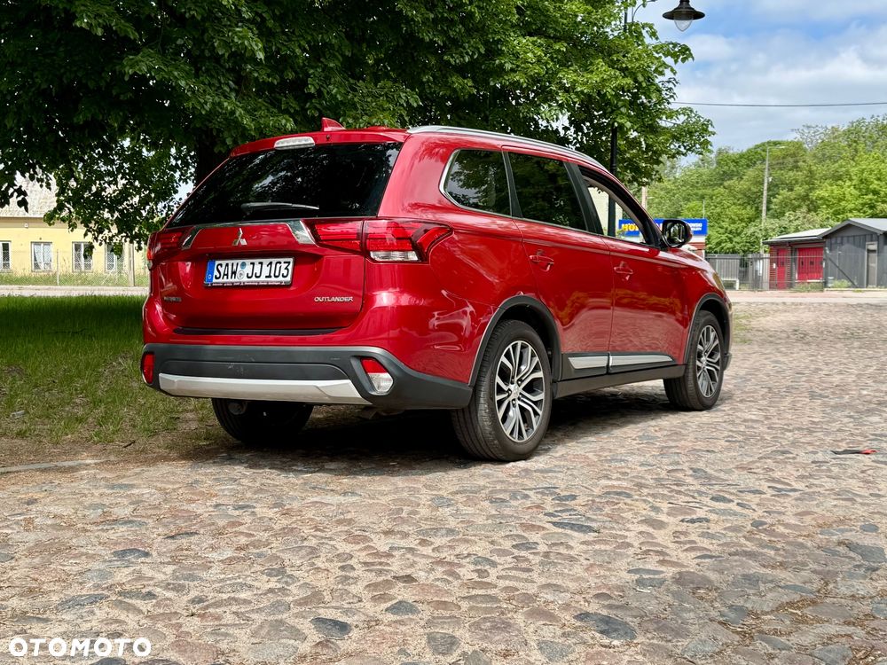 Mitsubishi Outlander - 3