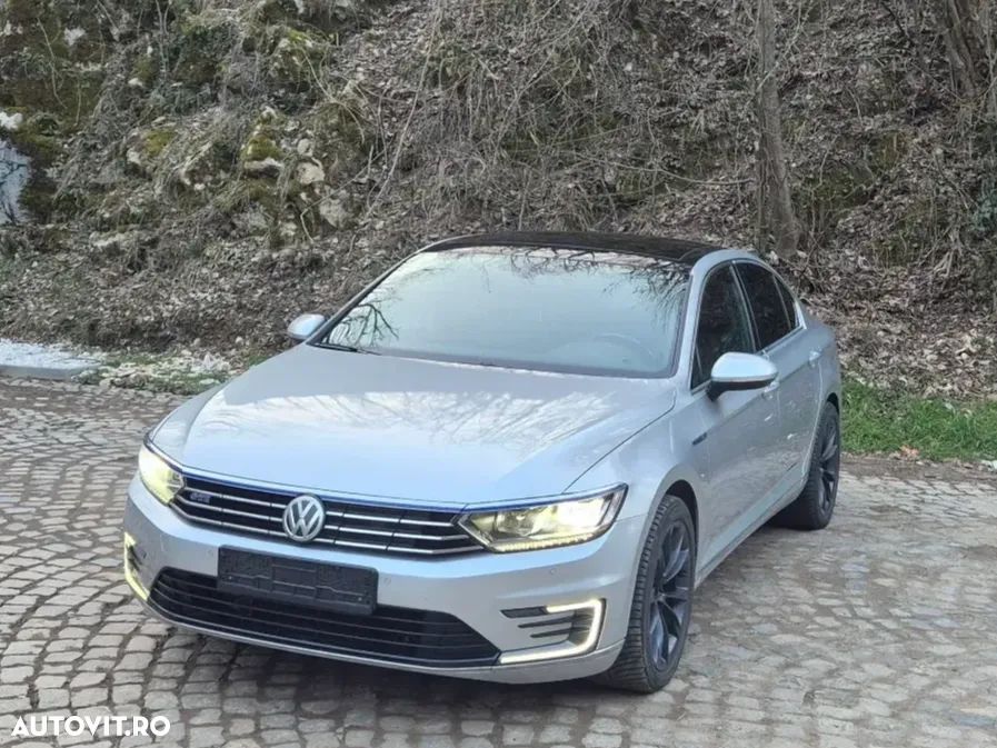 Volkswagen Passat - 13