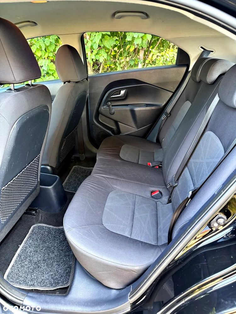 Kia Rio 1.2 Dream-Team Edition - 11