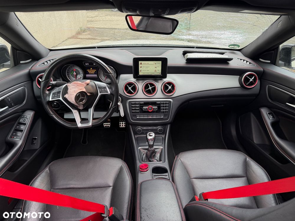 Mercedes-Benz CLA 180 AMG Line - 30