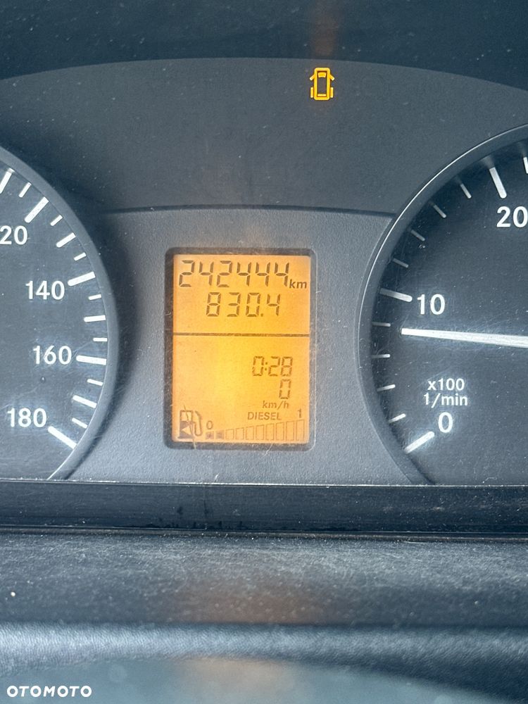 Mercedes-Benz Sprinter - 9