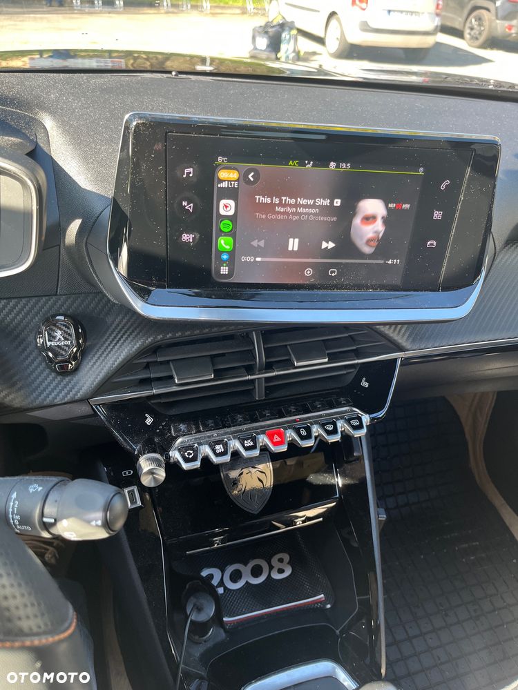 Peugeot 2008 PureTech 100 Allure S&S BVM6 - 12