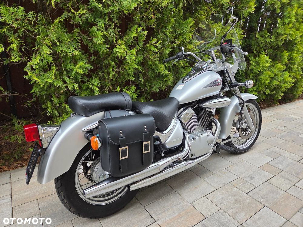 Suzuki Intruder - 3