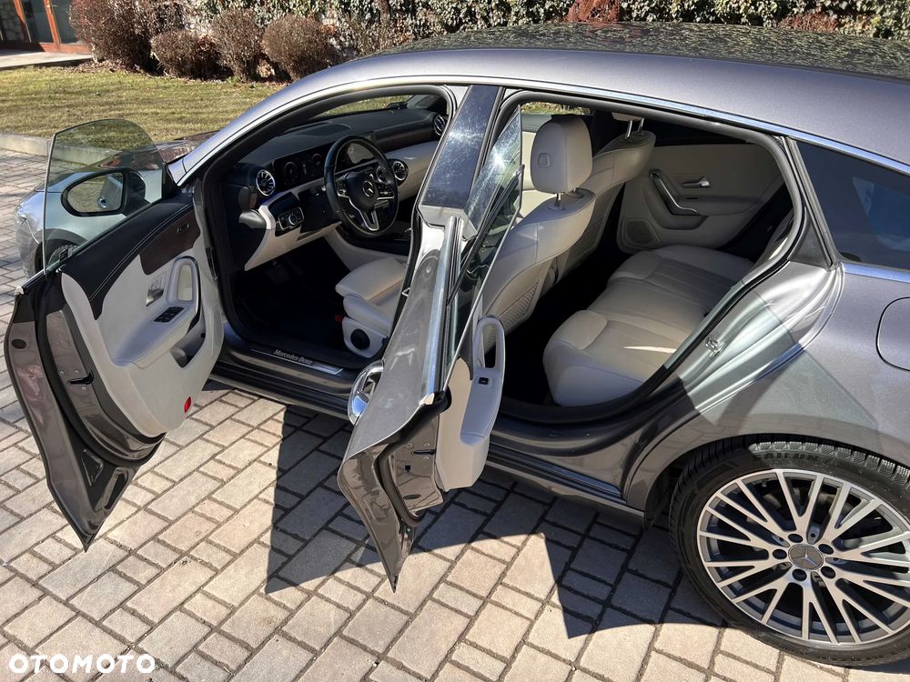 Mercedes-Benz CLA 200 Progressive 7G-DCT - 7