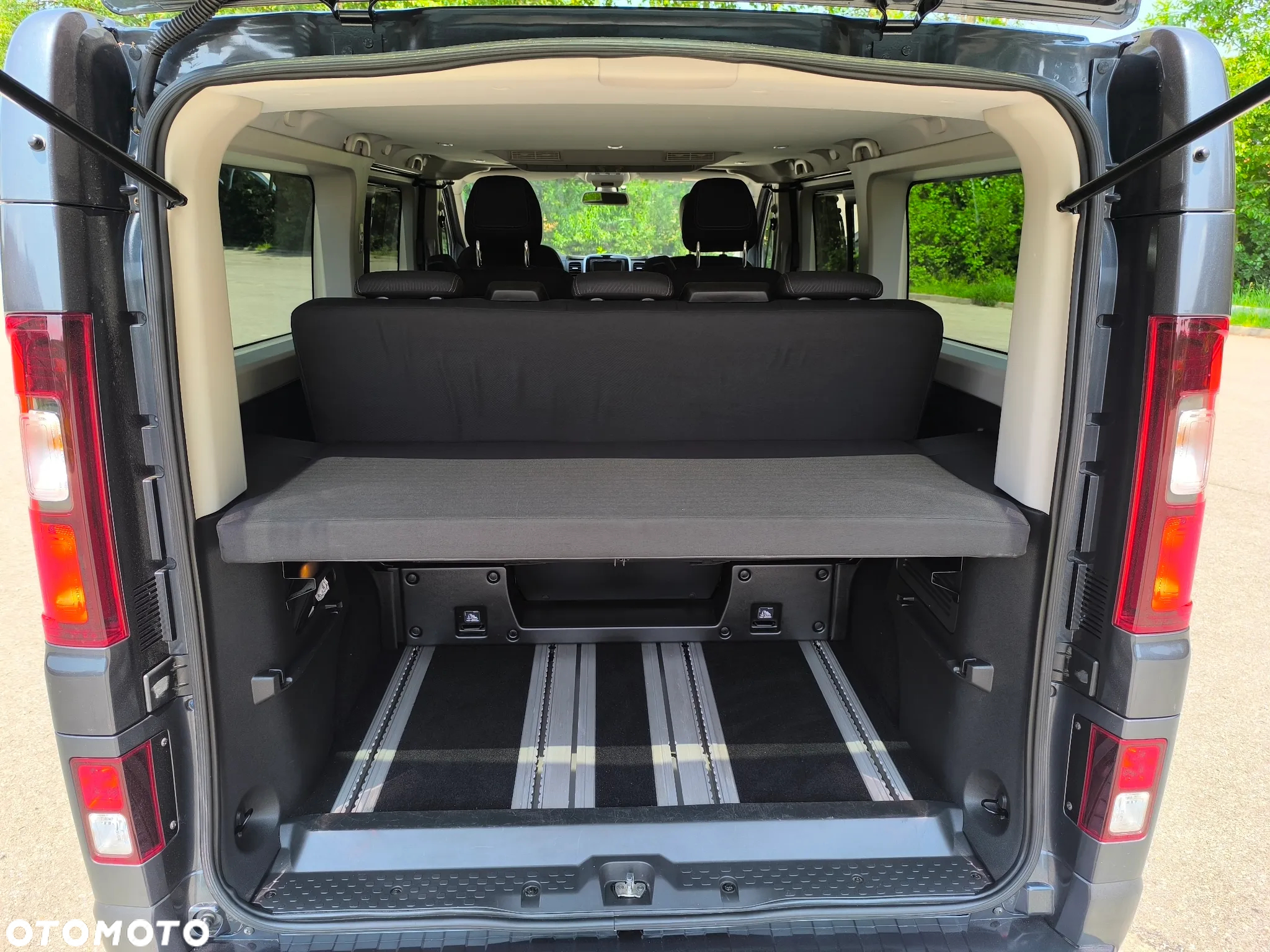 Renault Trafic Grand SpaceClass 2.0 dCi - 31