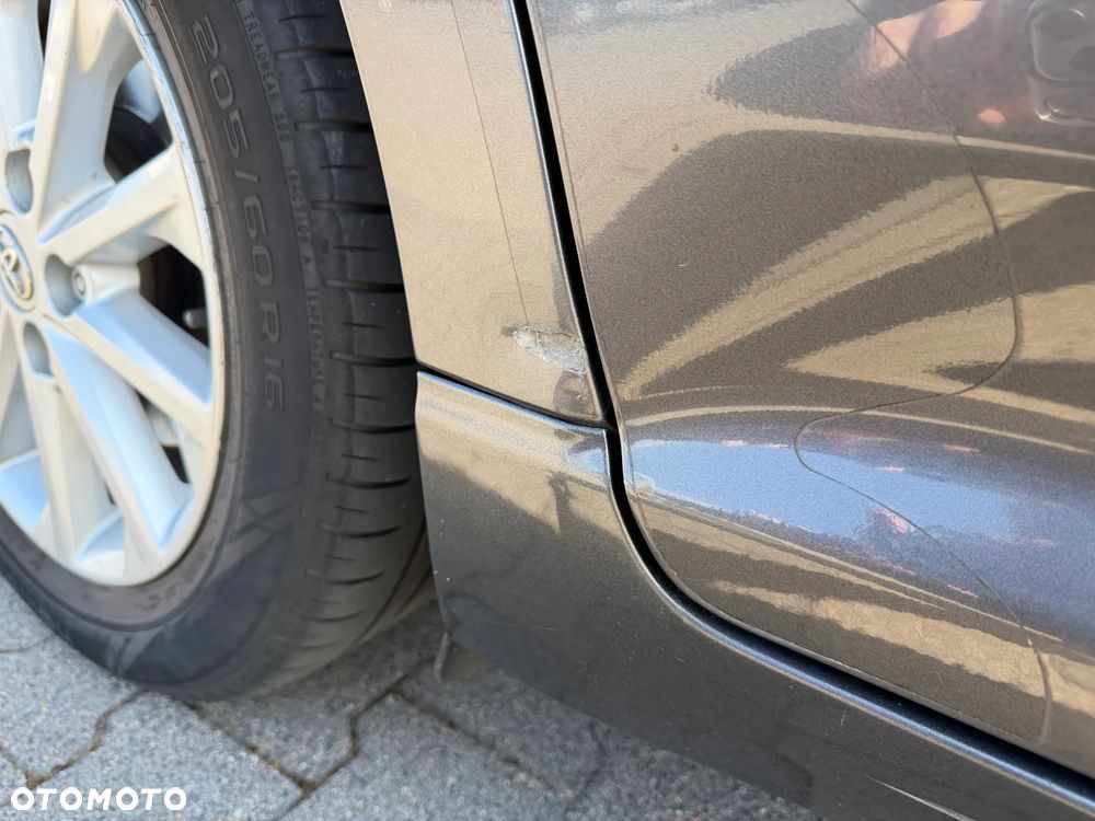 Toyota Avensis 1.8 Sol NAVI MS - 35