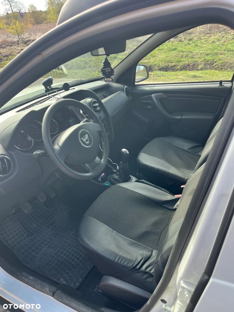 Dacia Duster 1.6 SCe Laureate S&S - 9