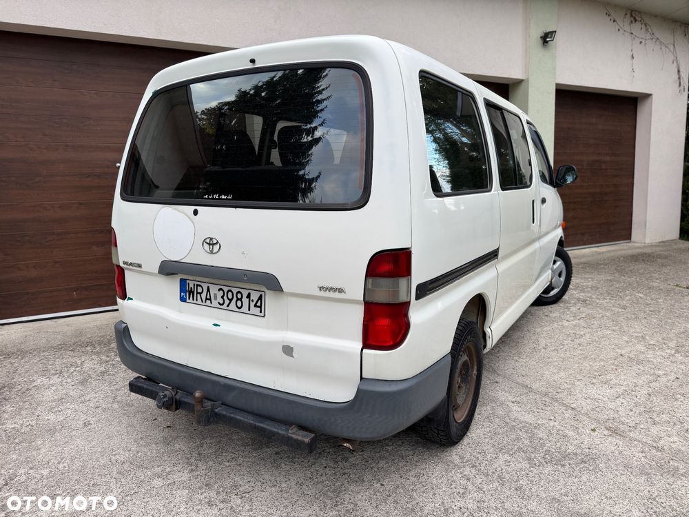 Toyota Hiace Standard - 9