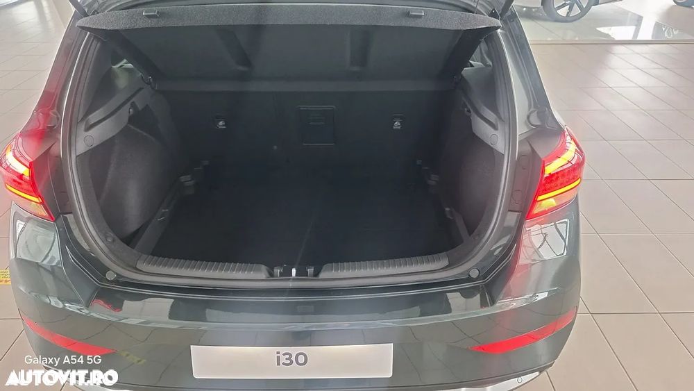 Hyundai i30 1.5 110CP 5DR M/T Comfort - 12