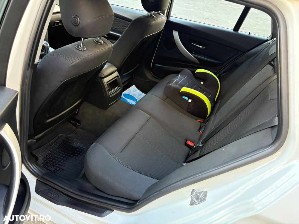 BMW Seria 3 320d - 9