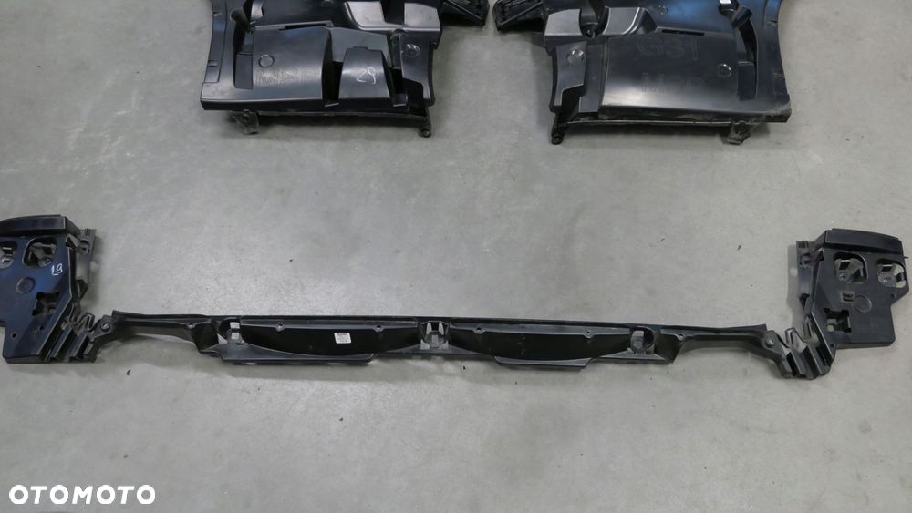 bmw g31 ślizg mocowanie wspornik zderzaka tył m-pakiet 8064714 8067764 - 3