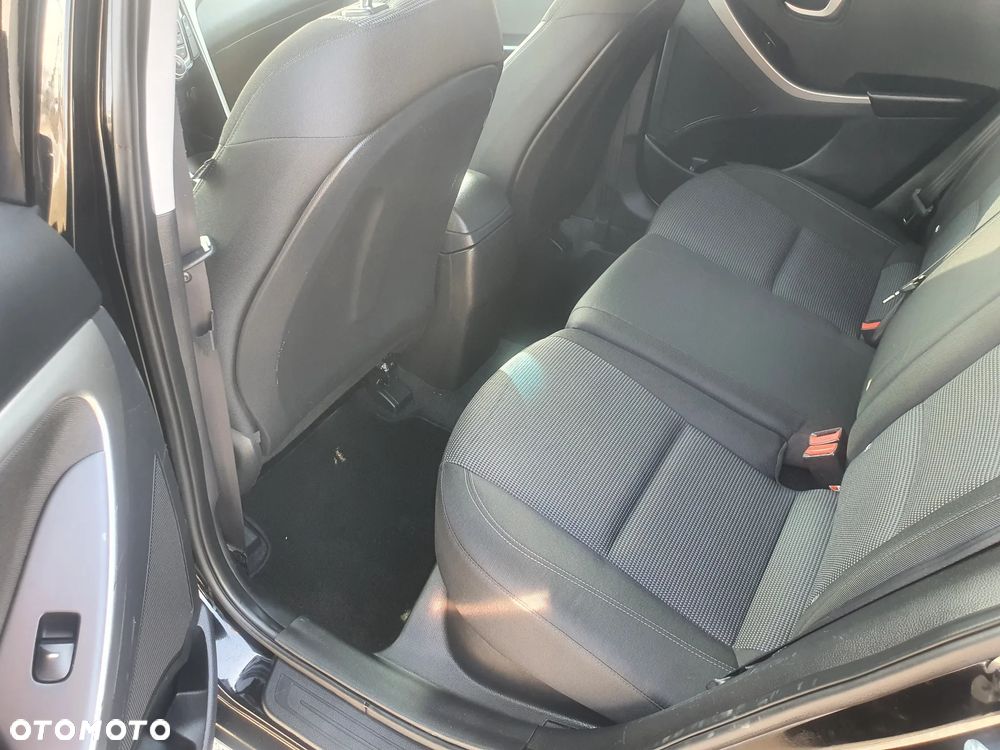 Hyundai i30 blue 1.6 CRDi Classic Navigation - 10