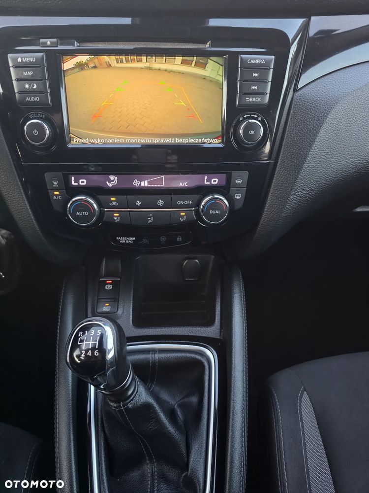 Nissan Qashqai 1.3 DIG-T AKARI - 31