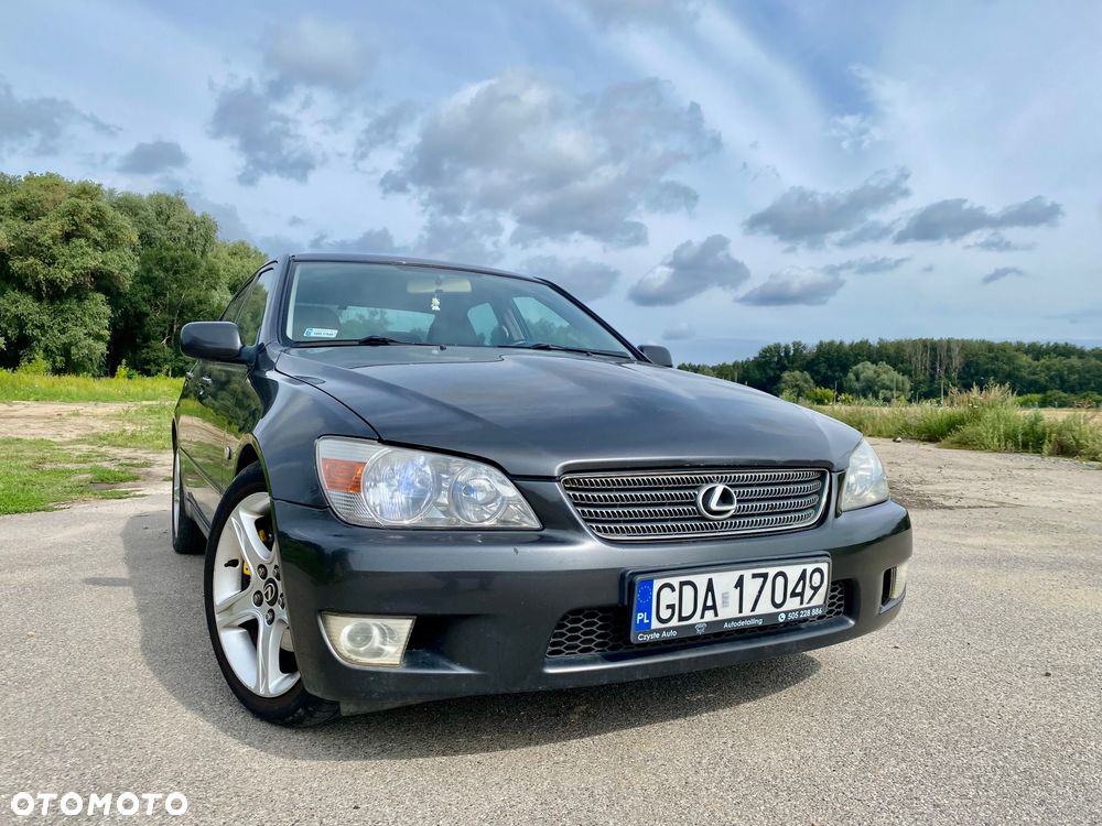 Lexus IS - 5
