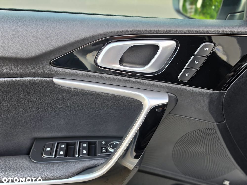 Kia Ceed 1.5 T-GDI DCT7 OPF (48V Mild Hybrid) Platinum Edition - 25