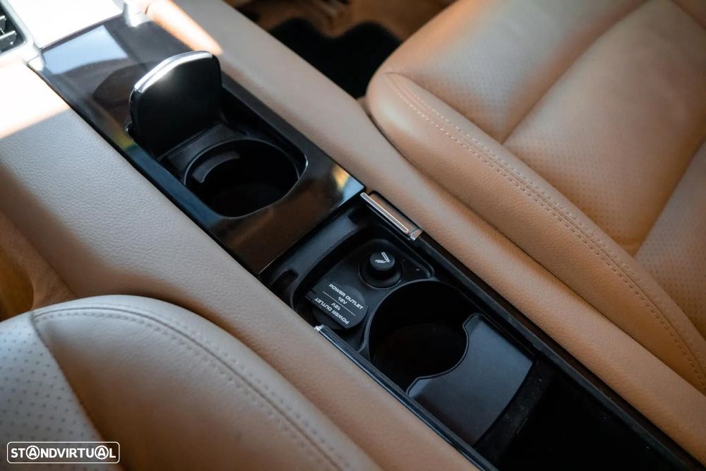 Porsche Panamera 4S PDK - 35