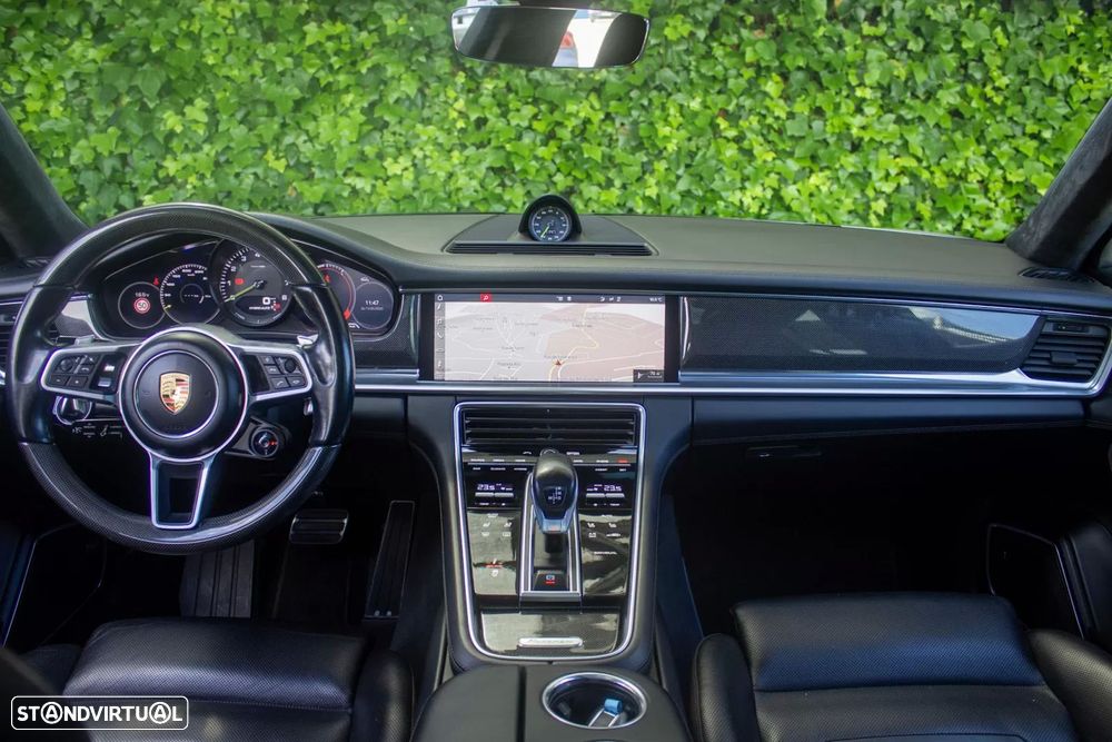 Porsche Panamera Sport Turismo 4 E-Hybrid 10 Years Edition - 18