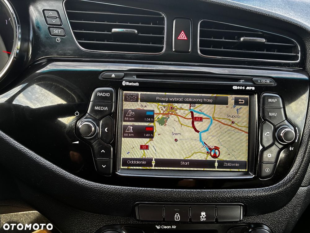 Kia Ceed - 11