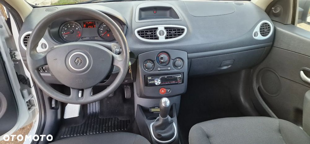 Renault Clio 1.2 16V 75 Expression - 9