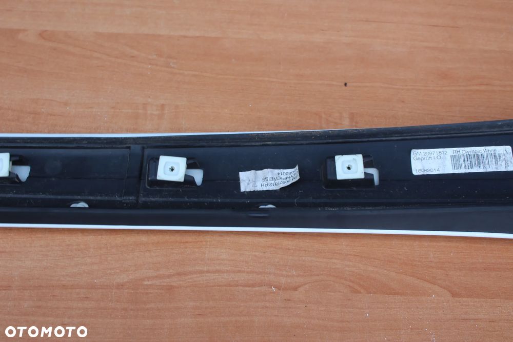 OBUDOWA OSŁONA ZEWNĘTRZNA SŁUPKA LISTWA PRAWA OPEL ZAFIRA C 40R 20971812 - 8