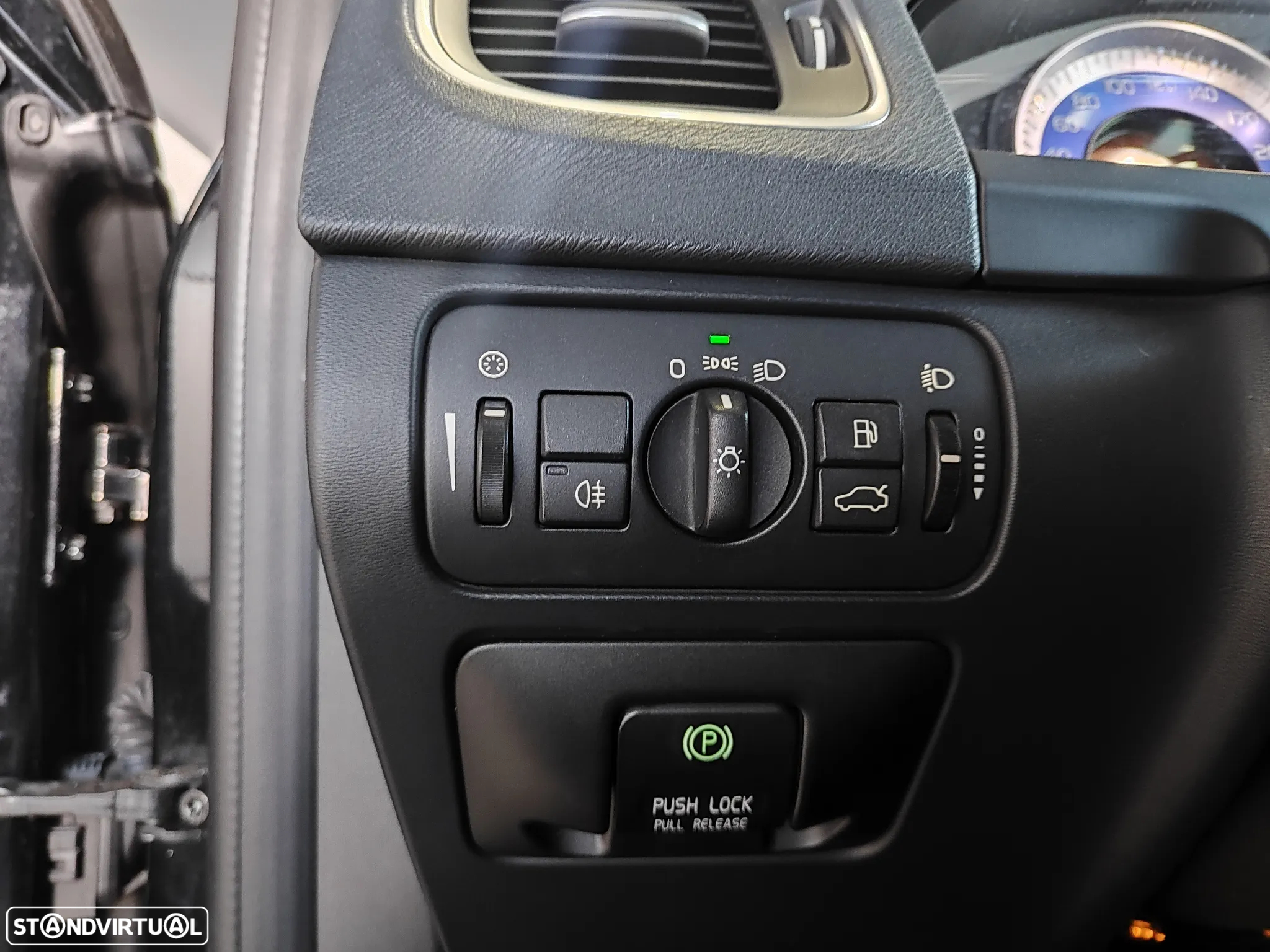 Volvo V60 2.0 D3 R-Design Start/Stop - 26