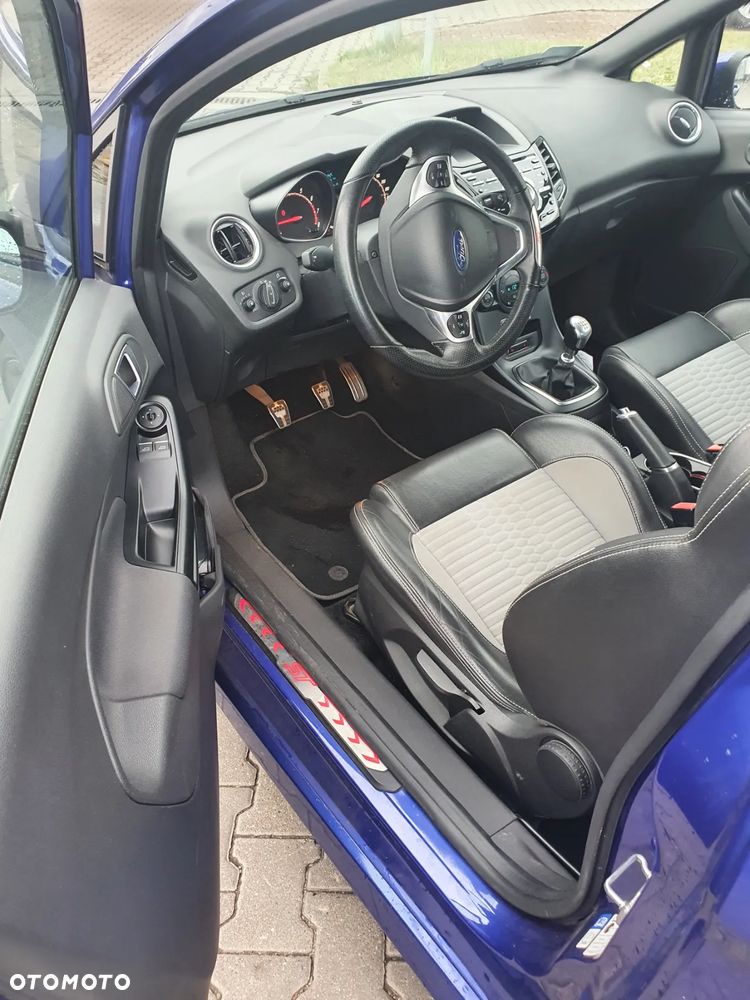 Ford Fiesta ST - 12
