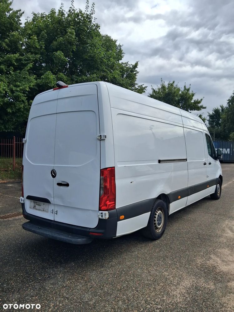 Mercedes-Benz Sprinter - 4