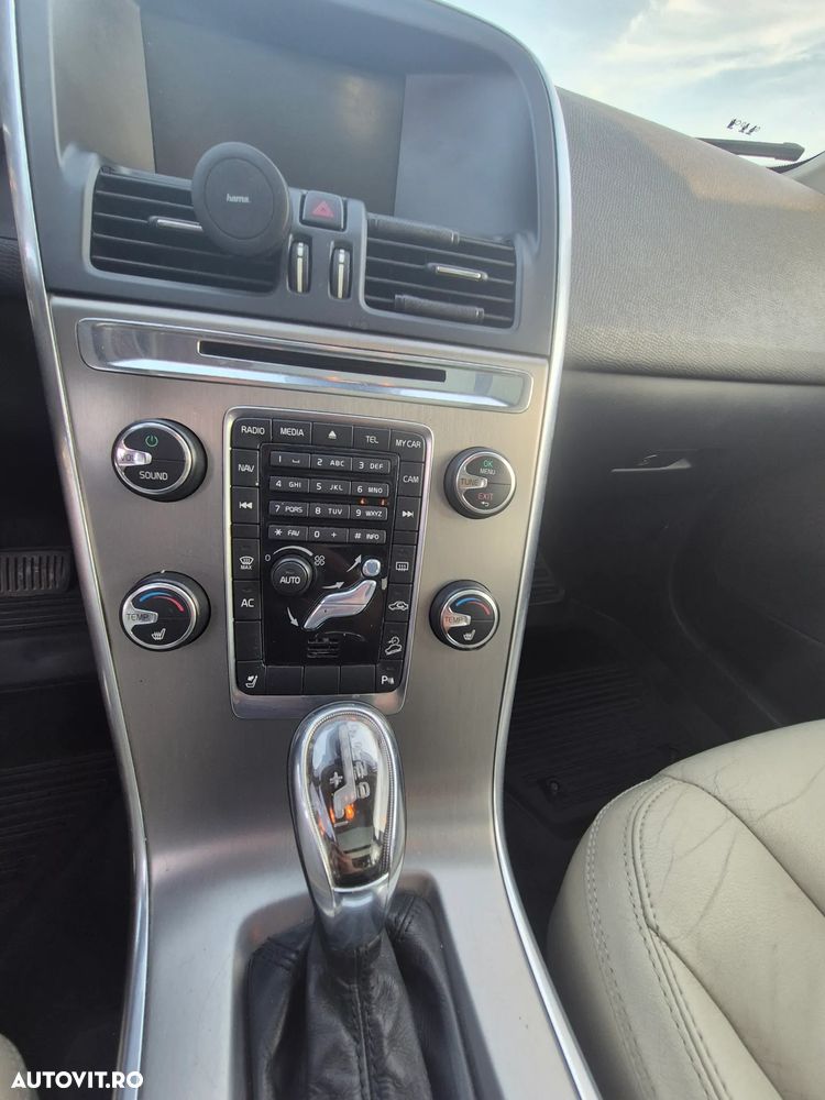 Volvo XC 60 D5 AWD Summum - 8