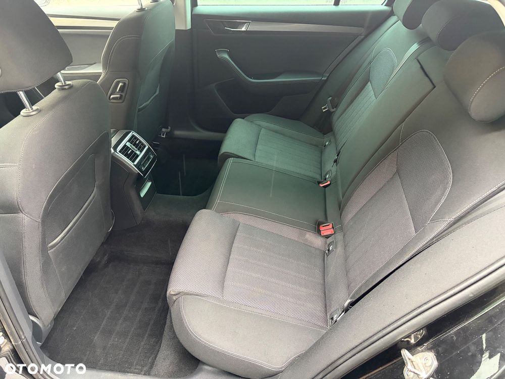 Skoda Superb 2.0 TDI SCR Style DSG - 11