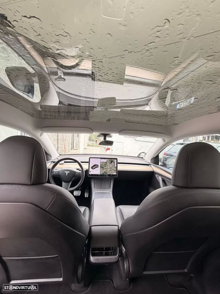 Tesla Model Y Long Range Dual Motor AWD - 8