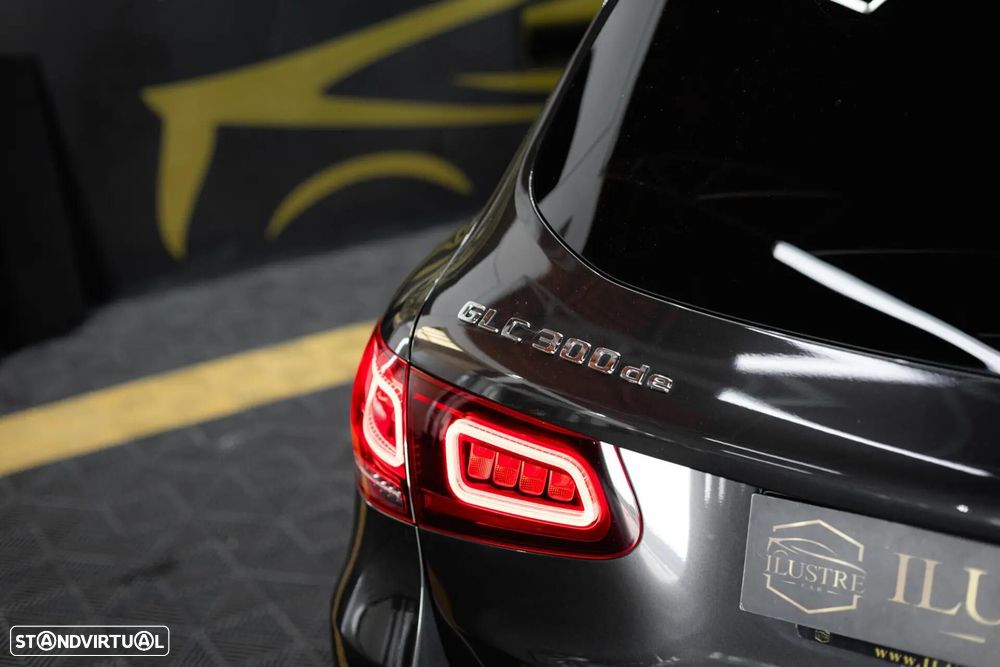 Mercedes-Benz GLC 300 de 4Matic 9G-TRONIC AMG Line - 11