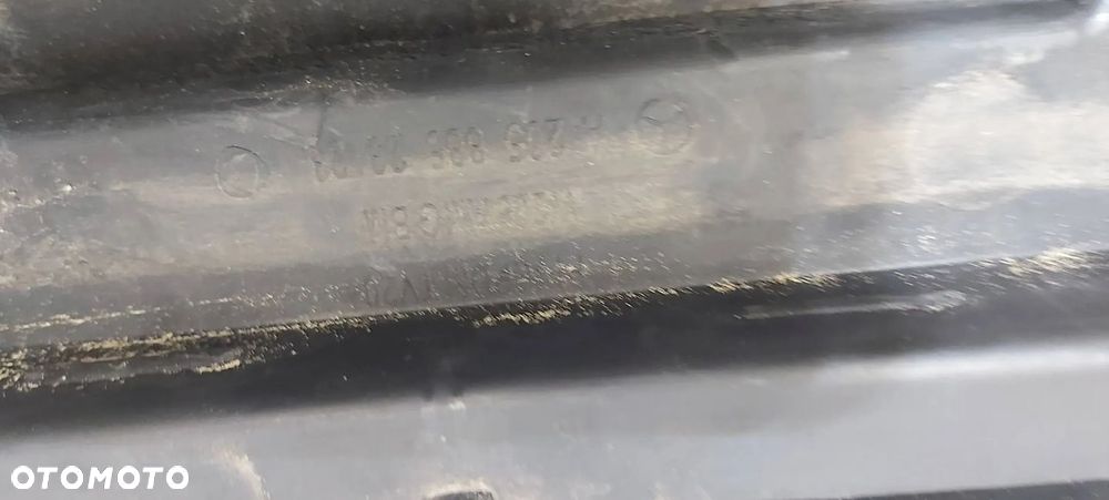 KRATKA ZDERZAKA ŚRODKOWA MERCEDES C-KLASA W205 A205 6.3 AMG A2058852323 - 6