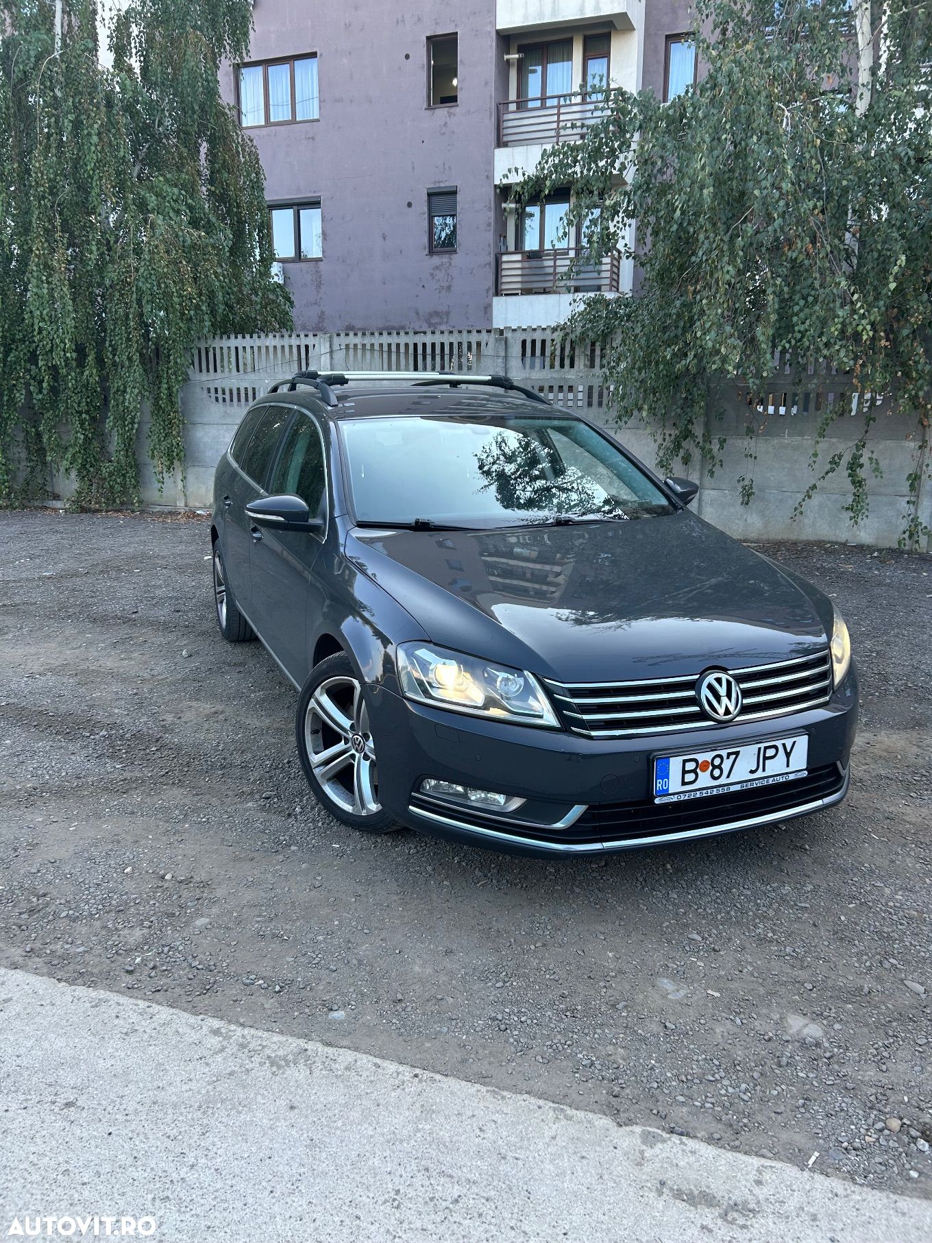 Volkswagen Passat - 1