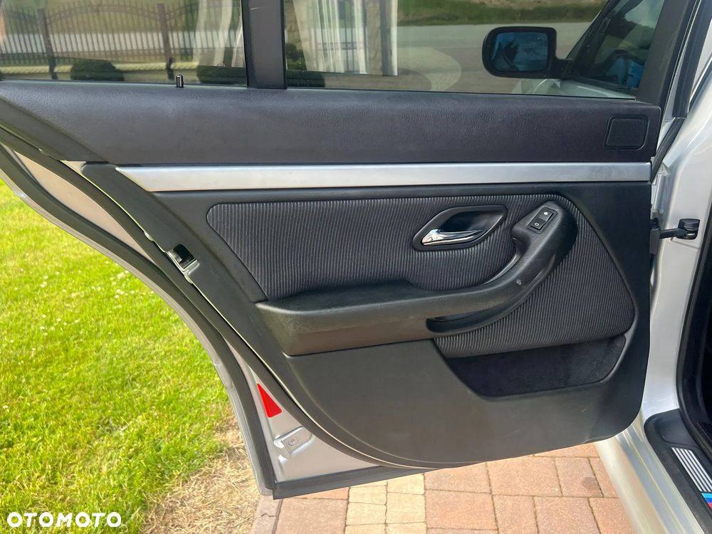 BMW Seria 5 520i Touring Edition Exclusive - 29