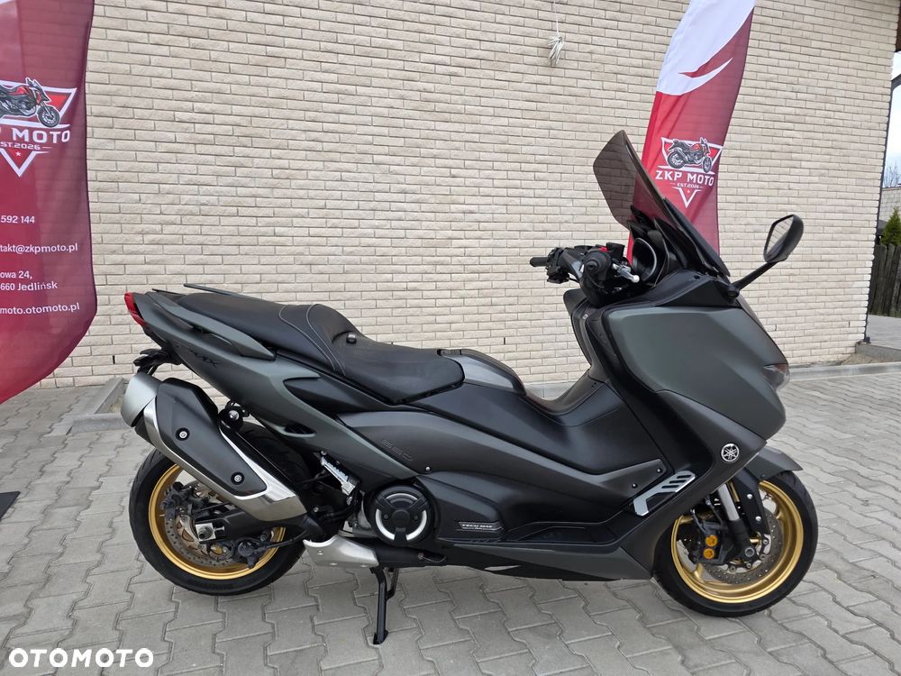 Yamaha Tmax - 12