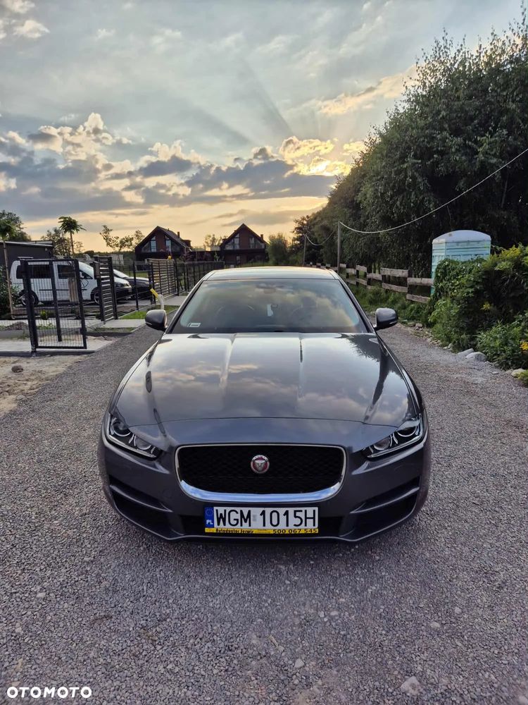 Jaguar XE 2.0 D Prestige - 1