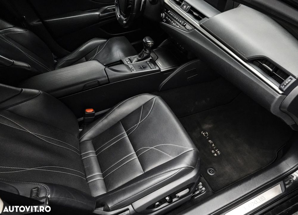 Lexus Seria ES 300h 2.5 TNGA HV 25H- 4X2 CVT Executive - 13